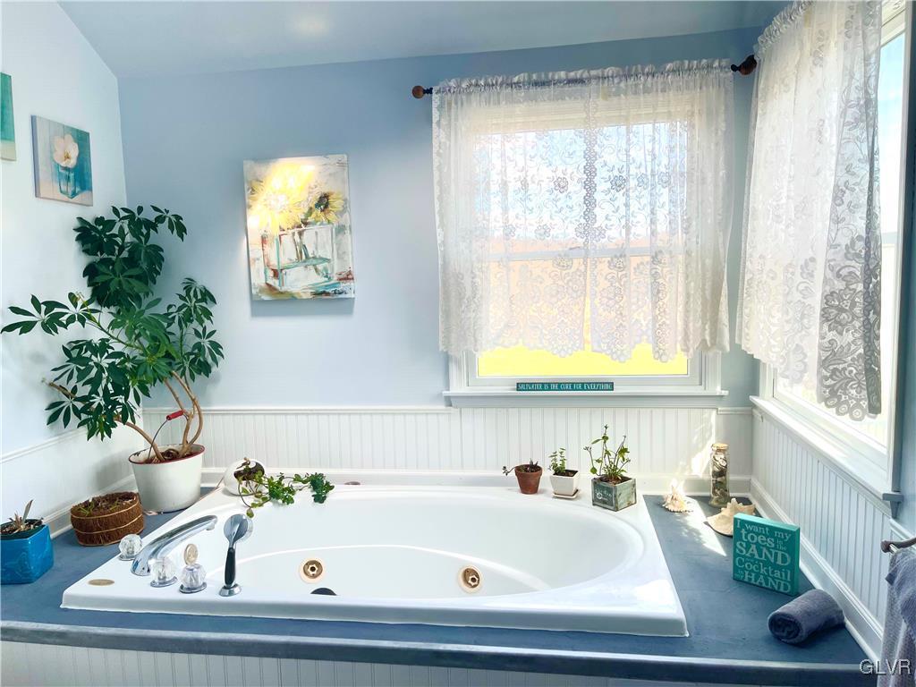 695 Rasleytown Road Pen Argyl, PA 18072 - Photo 27 of 39 Gallery Image 27