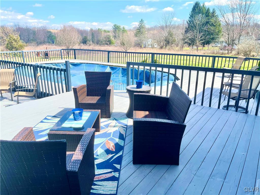 695 Rasleytown Road Pen Argyl, PA 18072 - Photo 4 of 39 Gallery Image 4
