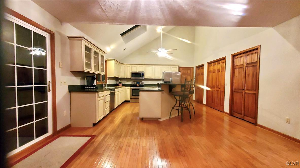 695 Rasleytown Road Pen Argyl, PA 18072 - Photo 5 of 39 Gallery Image 5