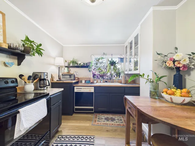 $284,000 | 913 1st Street West, Fairfield, ID 83327