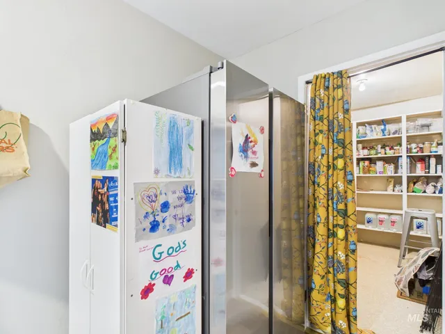 $284,000 | 913 1st Street West, Fairfield, ID 83327