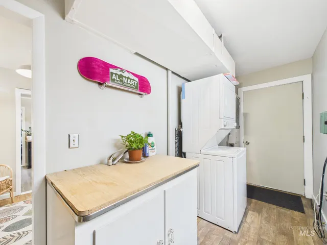 $284,000 | 913 1st Street West, Fairfield, ID 83327