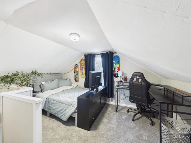 $284,000 | 913 1st Street West, Fairfield, ID 83327