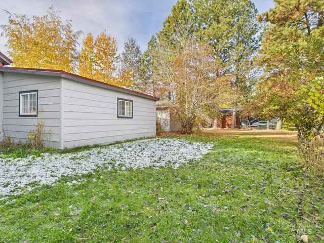 $284,000 | 913 1st Street West, Fairfield, ID 83327