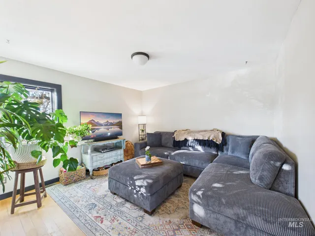 $284,000 | 913 1st Street West, Fairfield, ID 83327