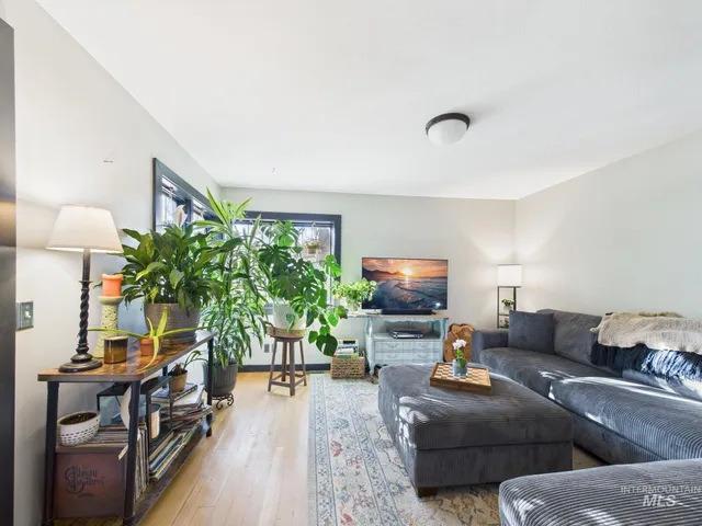 $284,000 | 913 1st Street West, Fairfield, ID 83327