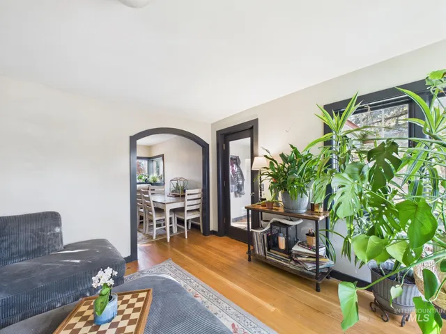 $284,000 | 913 1st Street West, Fairfield, ID 83327