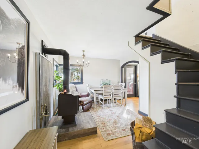 $284,000 | 913 1st Street West, Fairfield, ID 83327