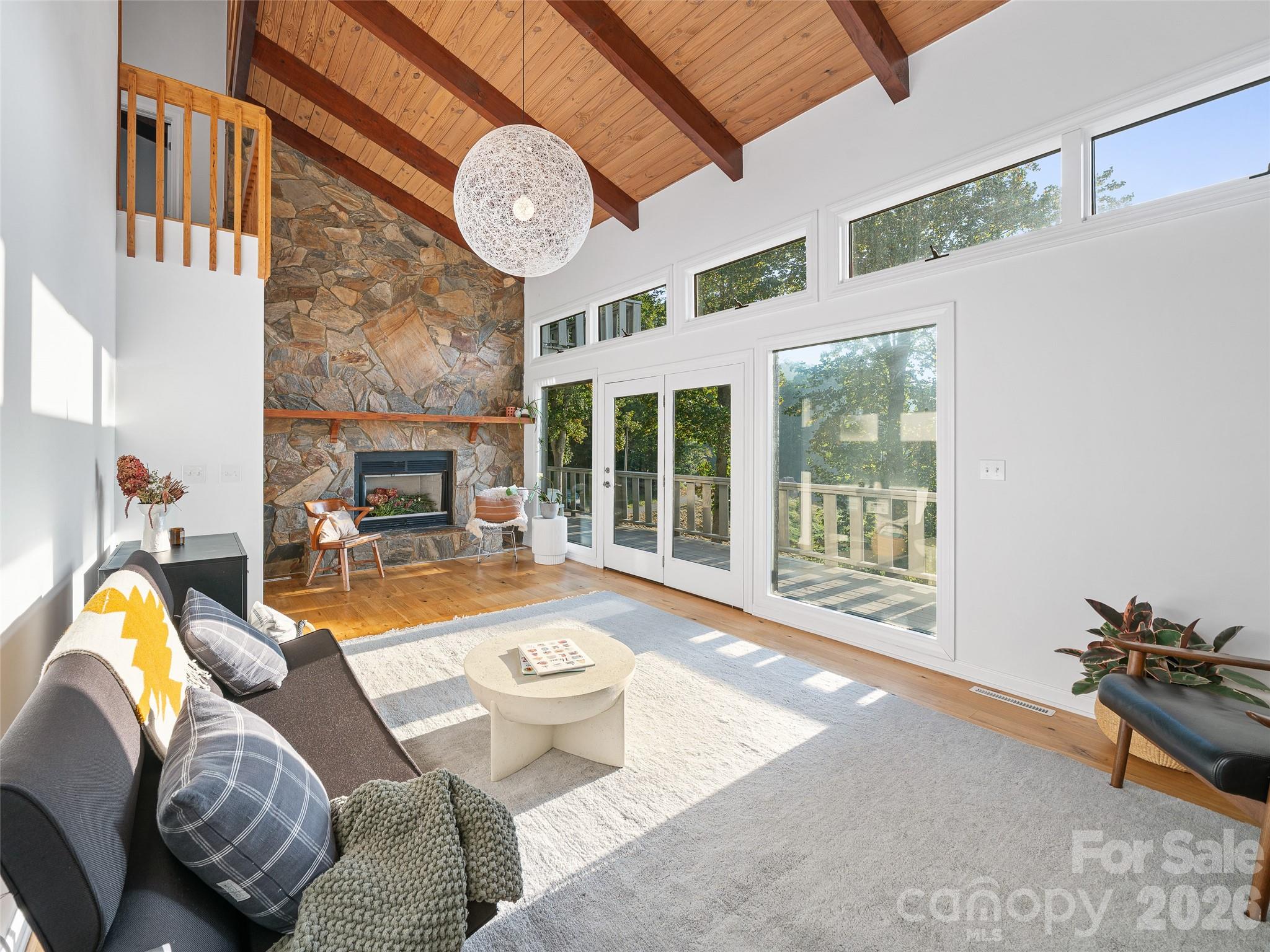 343 Mountain View Road Burnsville, NC 28714 - Photo 4 of 20 Gallery Image 4