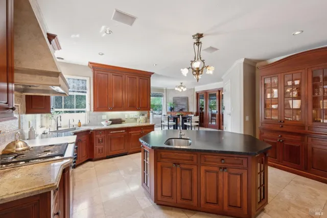 $2,195,000 | 15 Kingswood Drive, Petaluma, CA 94952