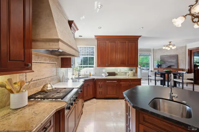 $2,195,000 | 15 Kingswood Drive, Petaluma, CA 94952