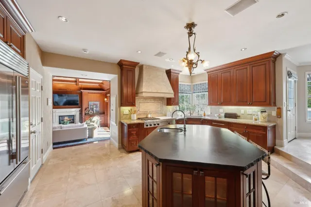 $2,195,000 | 15 Kingswood Drive, Petaluma, CA 94952