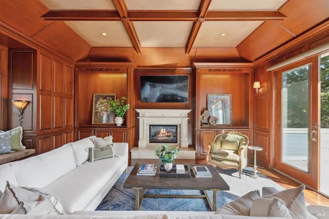 $2,195,000 | 15 Kingswood Drive, Petaluma, CA 94952