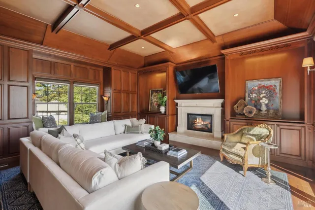 $2,195,000 | 15 Kingswood Drive, Petaluma, CA 94952