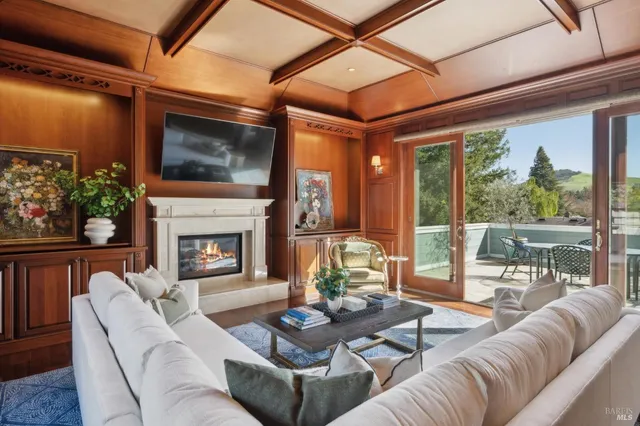 $2,195,000 | 15 Kingswood Drive, Petaluma, CA 94952