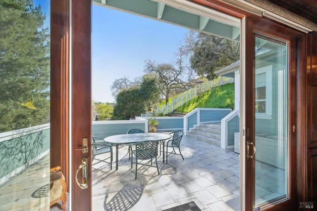 $2,195,000 | 15 Kingswood Drive, Petaluma, CA 94952