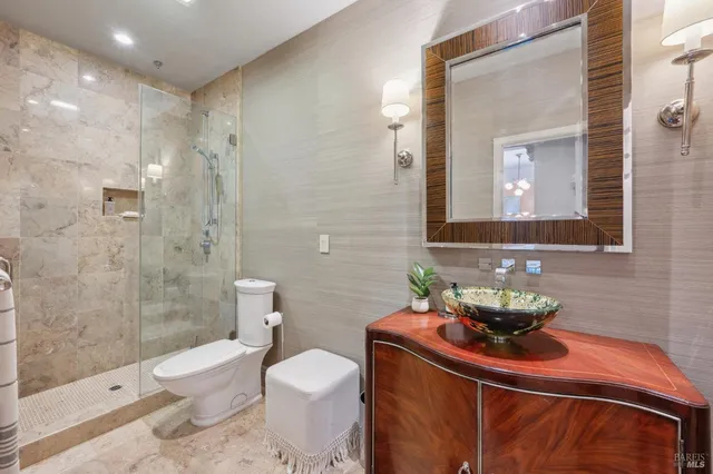 $2,195,000 | 15 Kingswood Drive, Petaluma, CA 94952