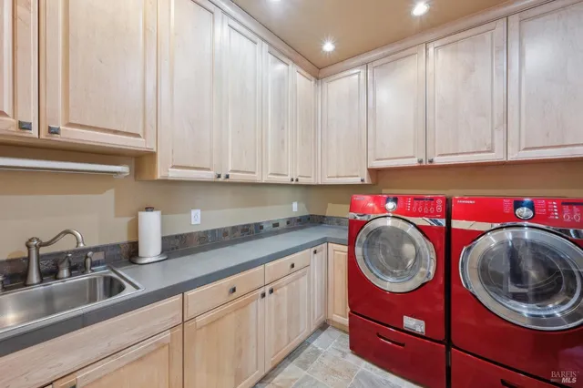 $2,195,000 | 15 Kingswood Drive, Petaluma, CA 94952