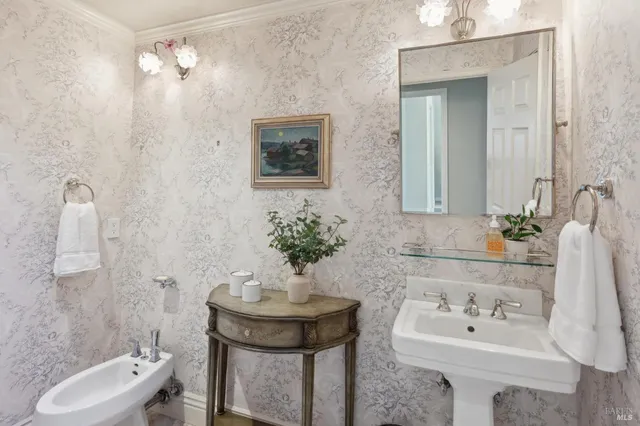 $2,195,000 | 15 Kingswood Drive, Petaluma, CA 94952