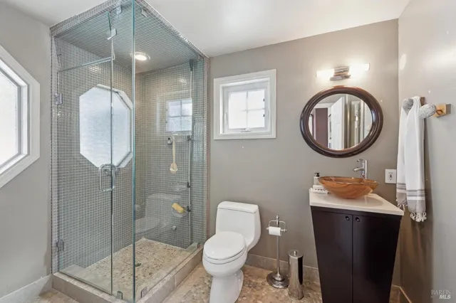 $2,195,000 | 15 Kingswood Drive, Petaluma, CA 94952