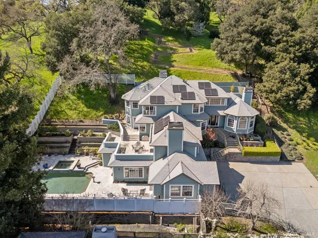 $2,195,000 | 15 Kingswood Drive, Petaluma, CA 94952