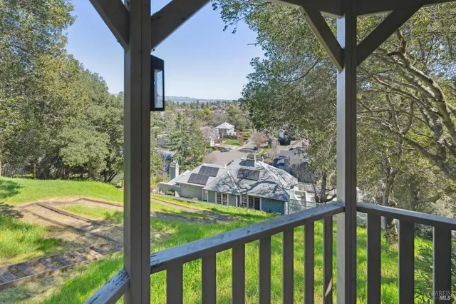 $2,195,000 | 15 Kingswood Drive, Petaluma, CA 94952
