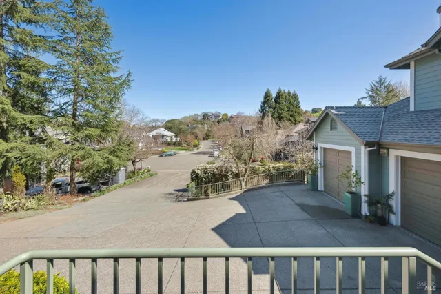 $2,195,000 | 15 Kingswood Drive, Petaluma, CA 94952