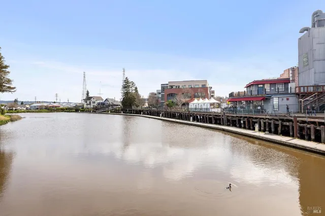 $2,195,000 | 15 Kingswood Drive, Petaluma, CA 94952