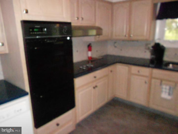 25 Mountainview Road Ewing, NJ 08628 - Photo 9 of 19