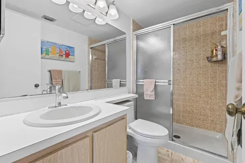 $195,000 | 302 Knotty Pine Circle, Unit A2, Greenacres, FL 33463