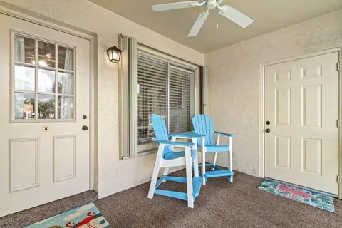 $195,000 | 302 Knotty Pine Circle, Unit A2, Greenacres, FL 33463