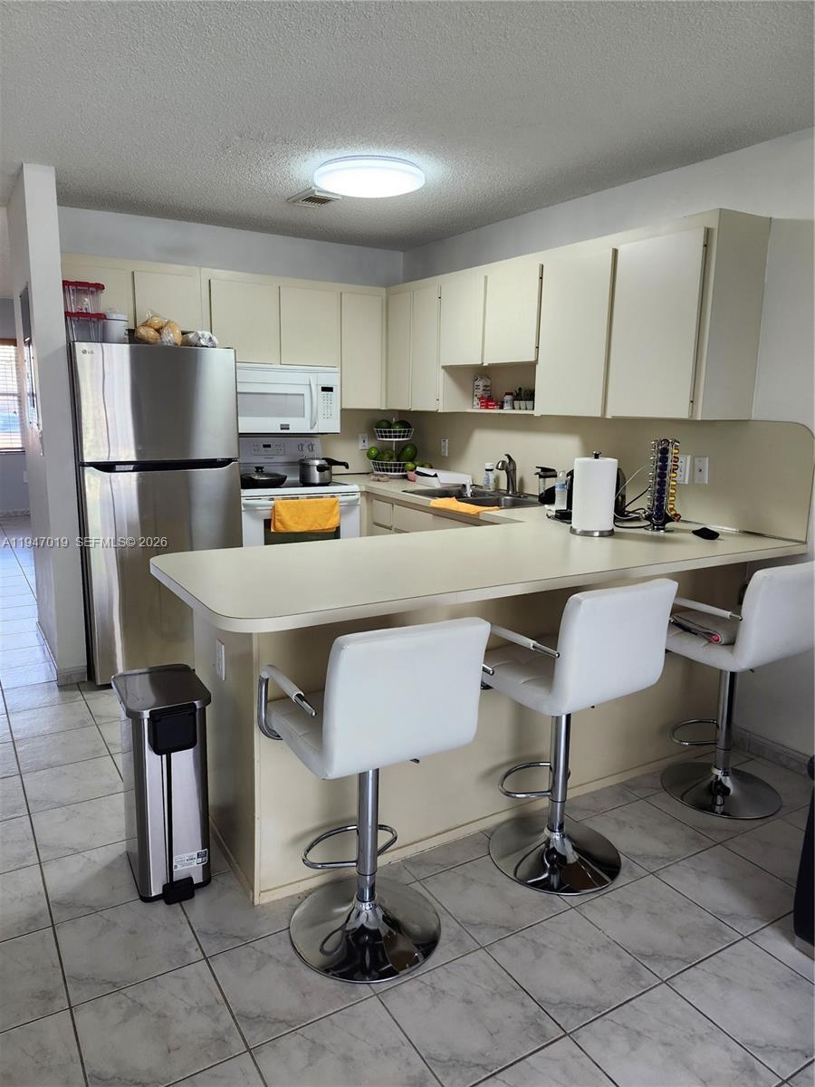 6309 Southwest 138th Place Miami, FL 33183 - Photo 4 of 18