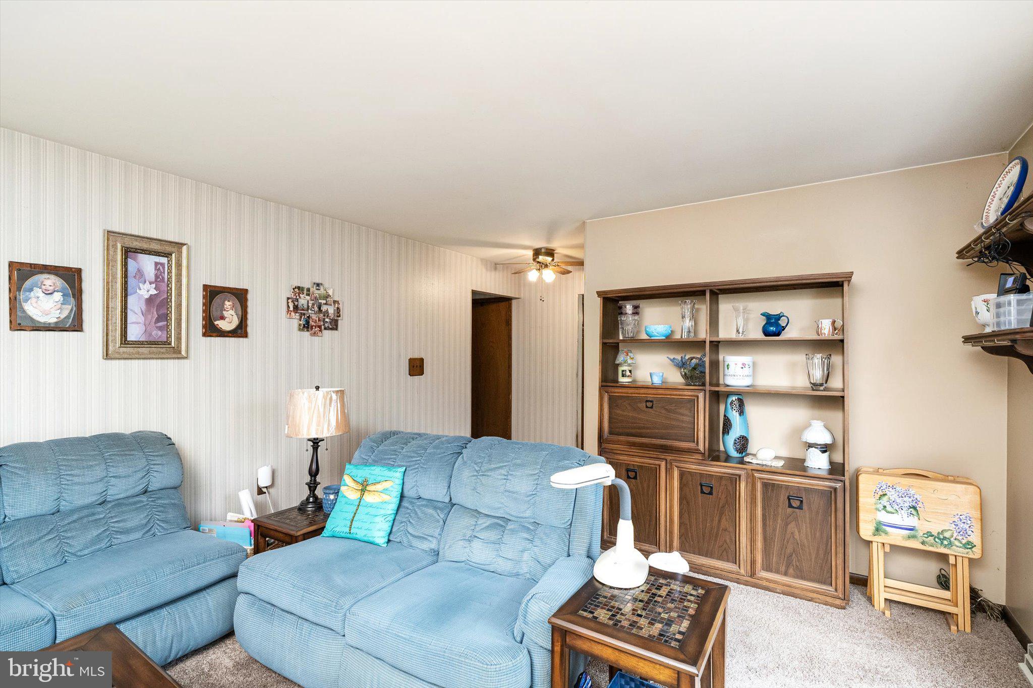 3 Eleanor Drive Wrightstown, NJ 08562 - Photo 9 of 28 a living room with furniture and a window