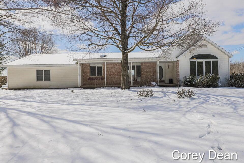 10689 Reed Rd Front