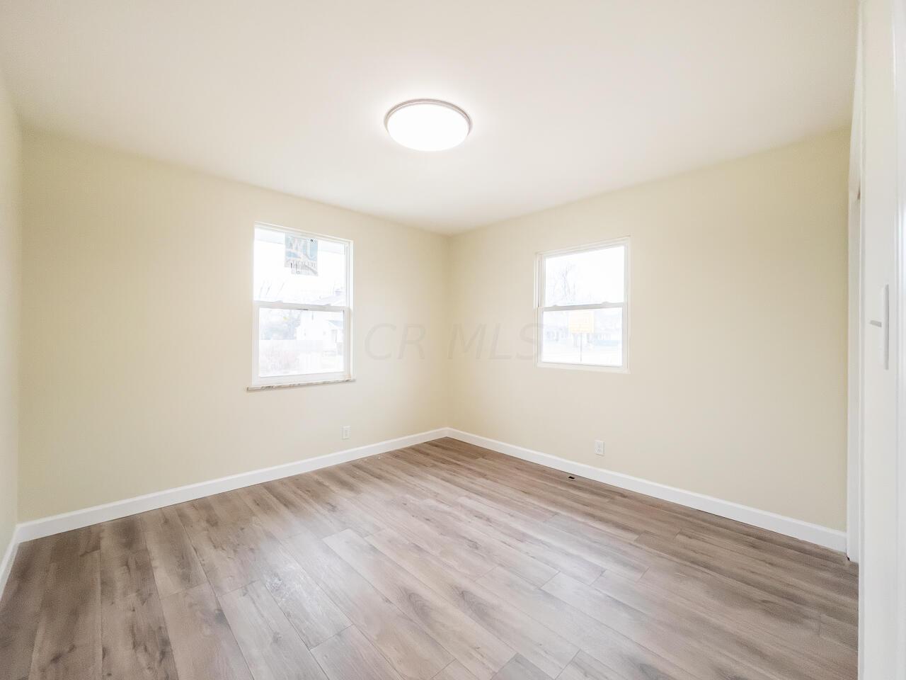 1325 Lockbourne Road Columbus, OH 43206 - Photo 5 of 24 Primary Suite