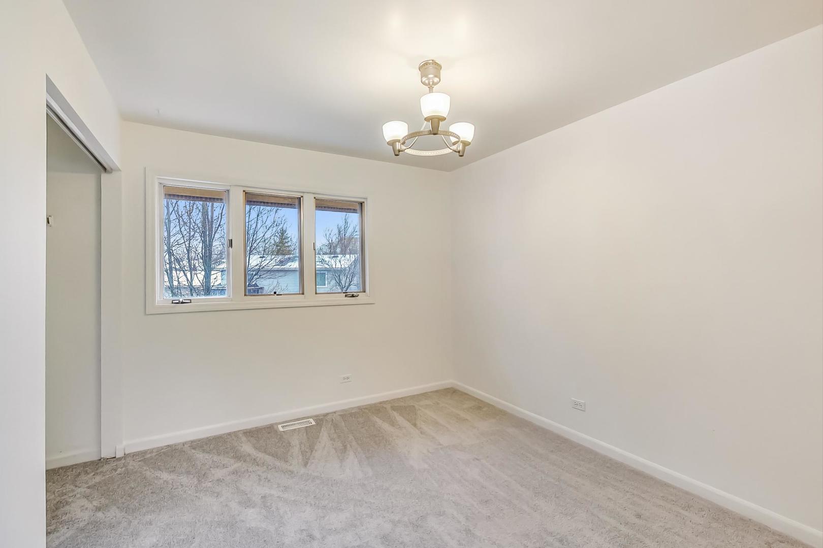 4000 Ridge Road Zion, IL 60099 - Photo 27 of 47 an empty room with a window
