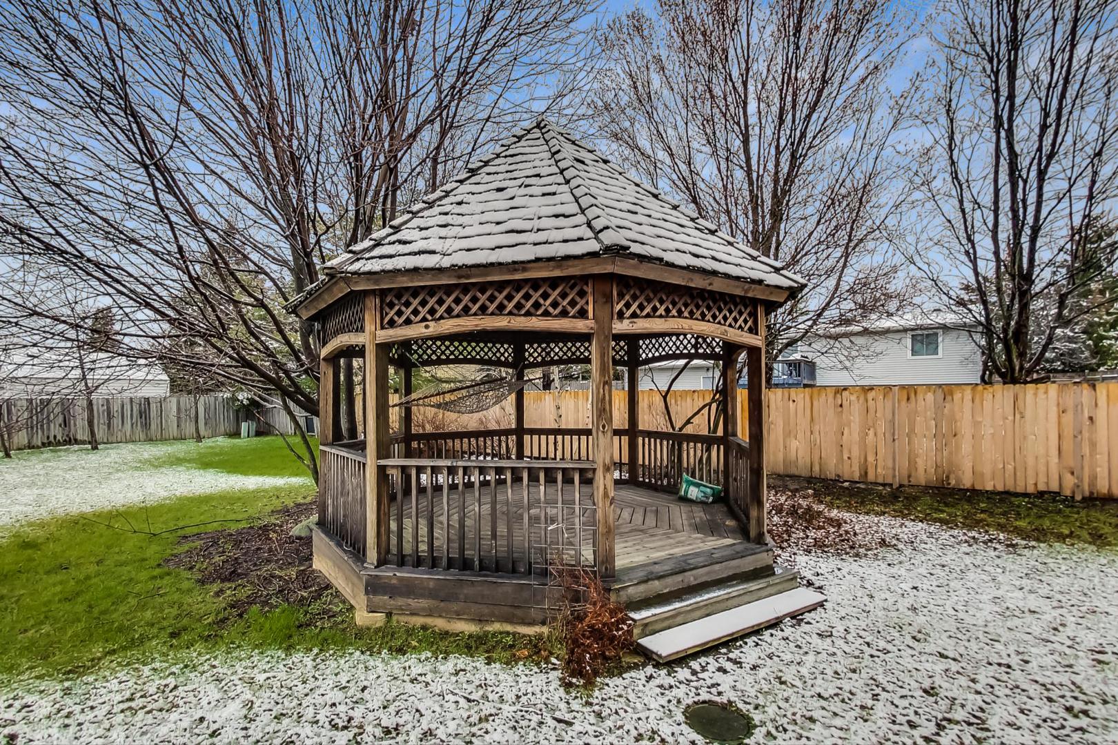 4000 Ridge Road Zion, IL 60099 - Photo 42 of 47 a view of a bench in the backyard