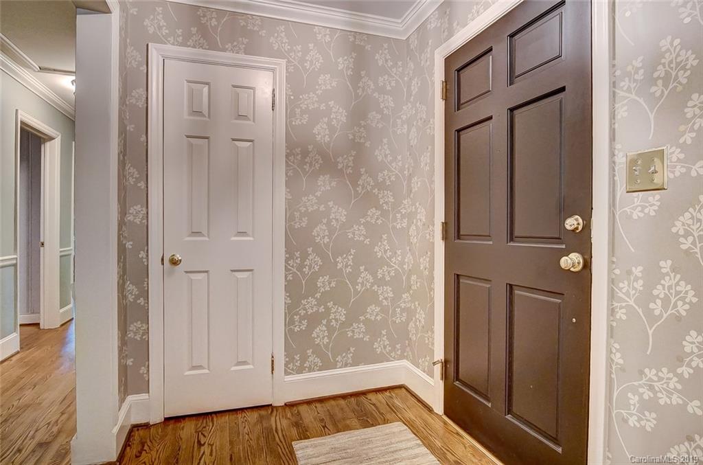 426 Ellsworth Road Charlotte, NC 28211 - Photo 3 of 30