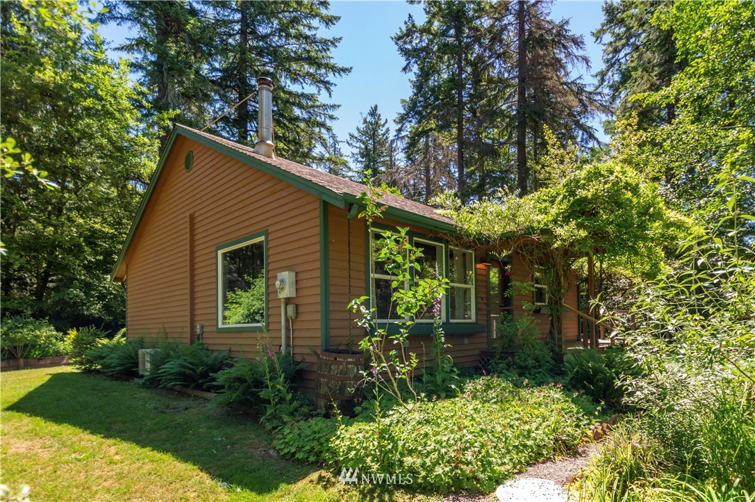 18412 Thorsen Road Southwest Vashon, WA 98070 - Photo 2 of 19