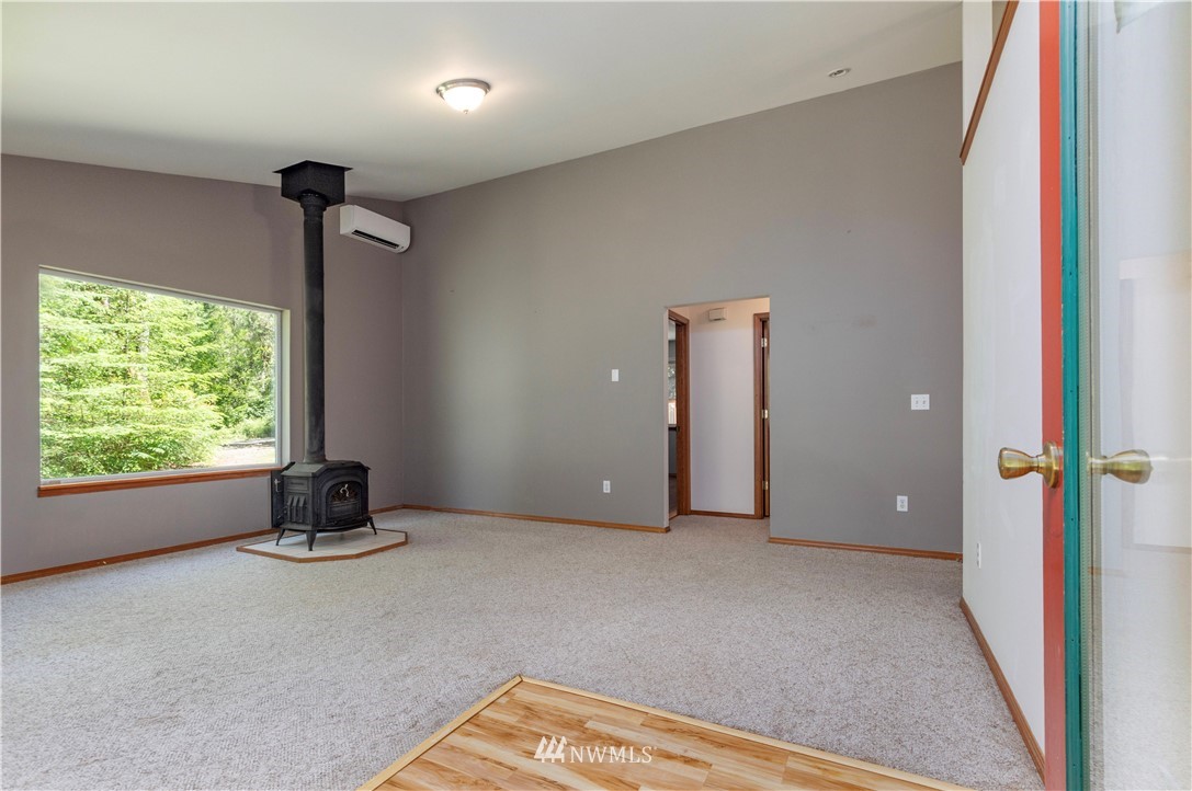 18412 Thorsen Road Southwest Vashon, WA 98070 - Photo 5 of 19
