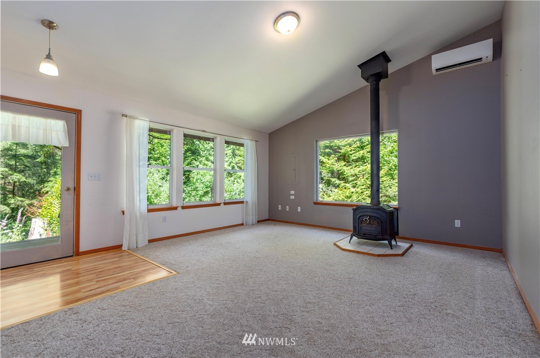 18412 Thorsen Road Southwest Vashon, WA 98070 - Photo 6 of 19