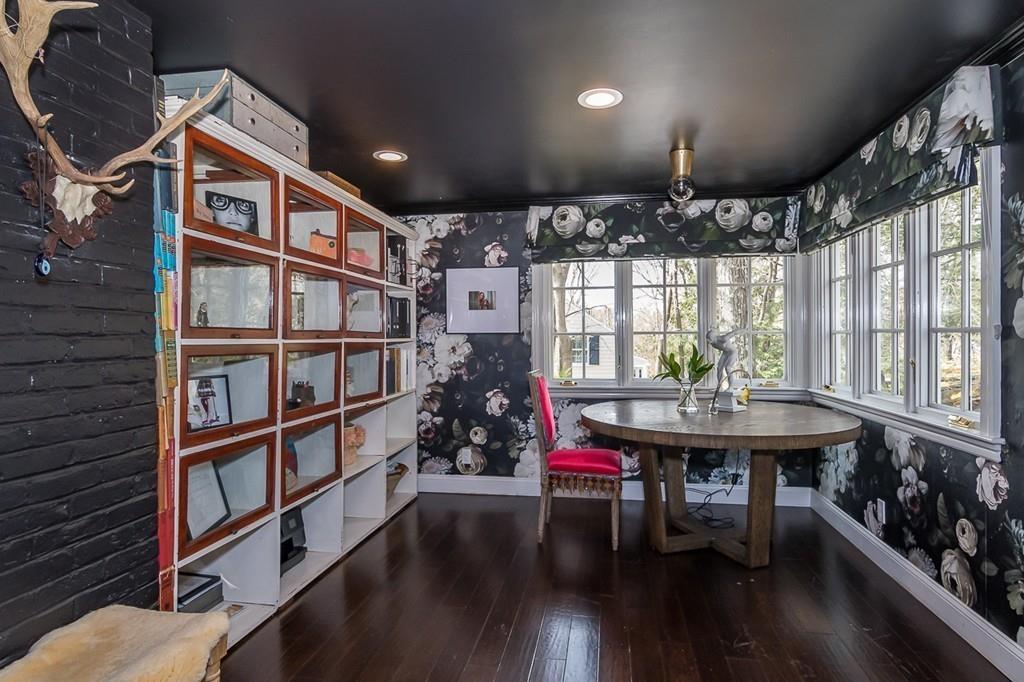 14 Deerfield Road Wellesley, MA 02481 - Photo 11 of 30