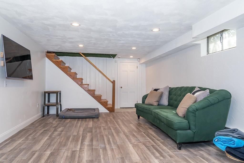 14 Deerfield Road Wellesley, MA 02481 - Photo 25 of 30