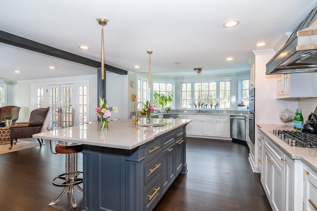 14 Deerfield Road Wellesley, MA 02481 - Photo 3 of 30