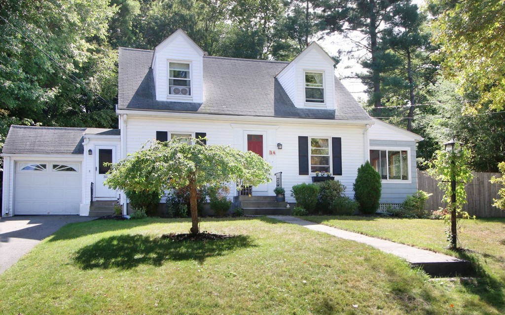 34 Oak Knoll Road Natick, MA 01760 - Photo 2 of 20 Gallery Image 2