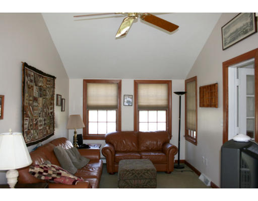 18 Old Tavern Road Wayland, MA 01778 - Photo 6 of 12 Gallery Image 6