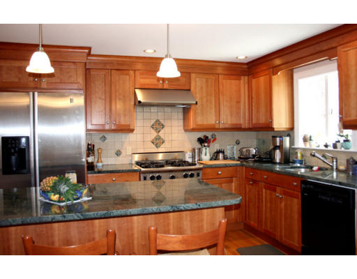 18 Old Tavern Road Wayland, MA 01778 - Photo 8 of 12 Gallery Image 8