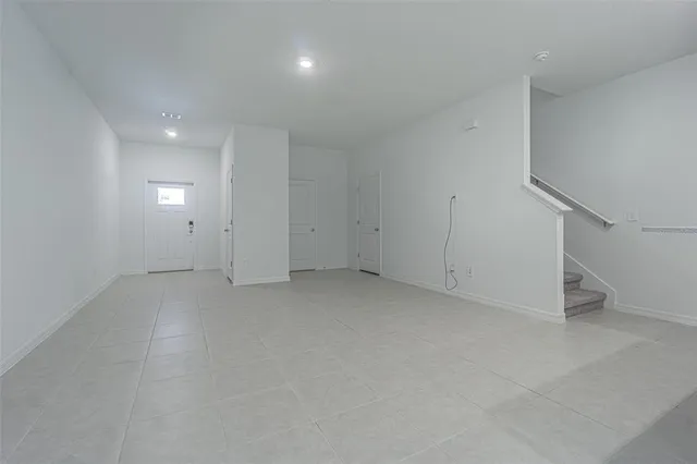 $2,100 | 10210 Trumpet Honeysuckle Way, San Antonio, FL 33576