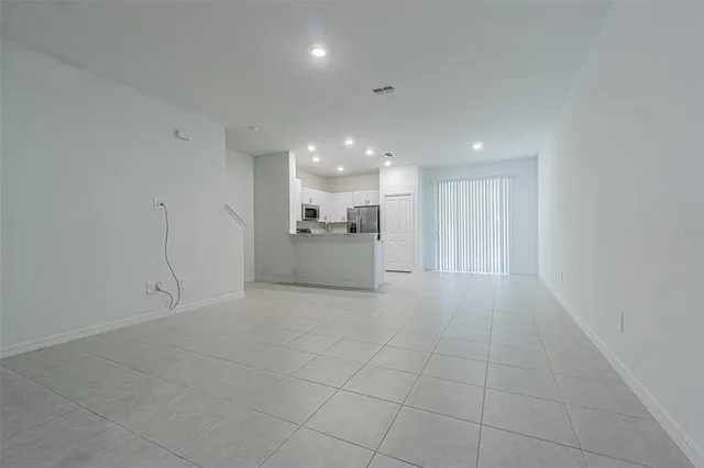 $2,100 | 10210 Trumpet Honeysuckle Way, San Antonio, FL 33576