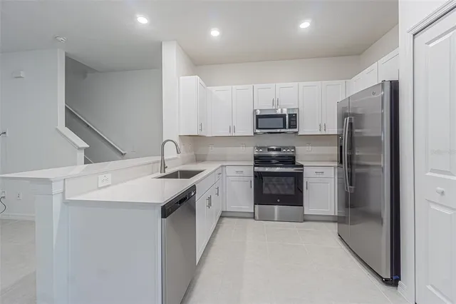 $2,100 | 10210 Trumpet Honeysuckle Way, San Antonio, FL 33576